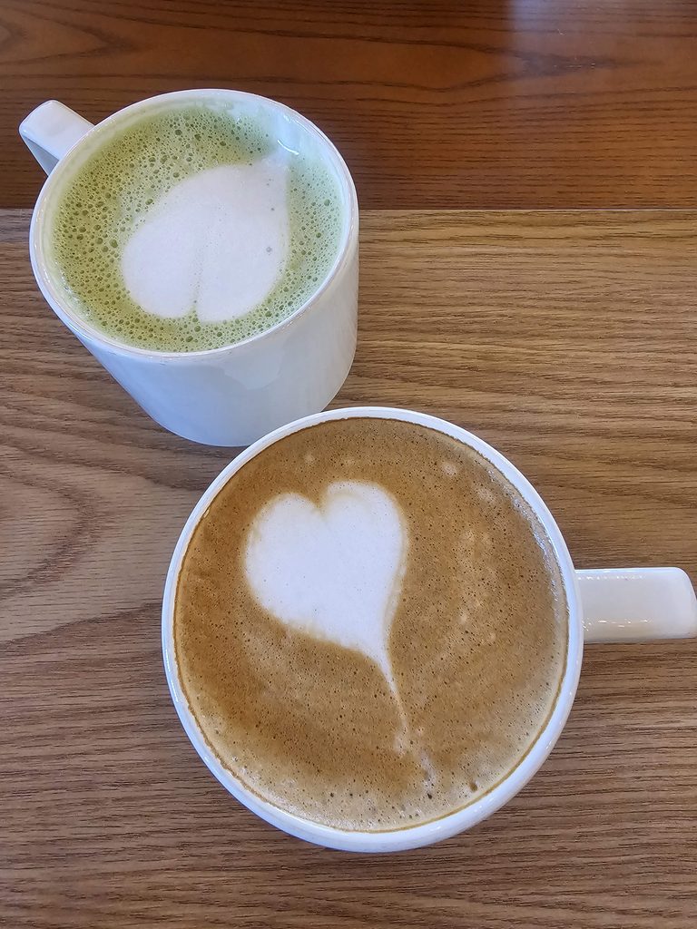 Coffee and dessert at a Seoul café