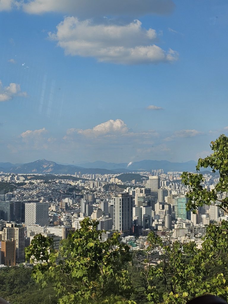 Seoul skyline and city view in South Korea